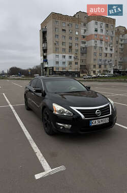 Седан Nissan Altima 2014 в Кропивницком