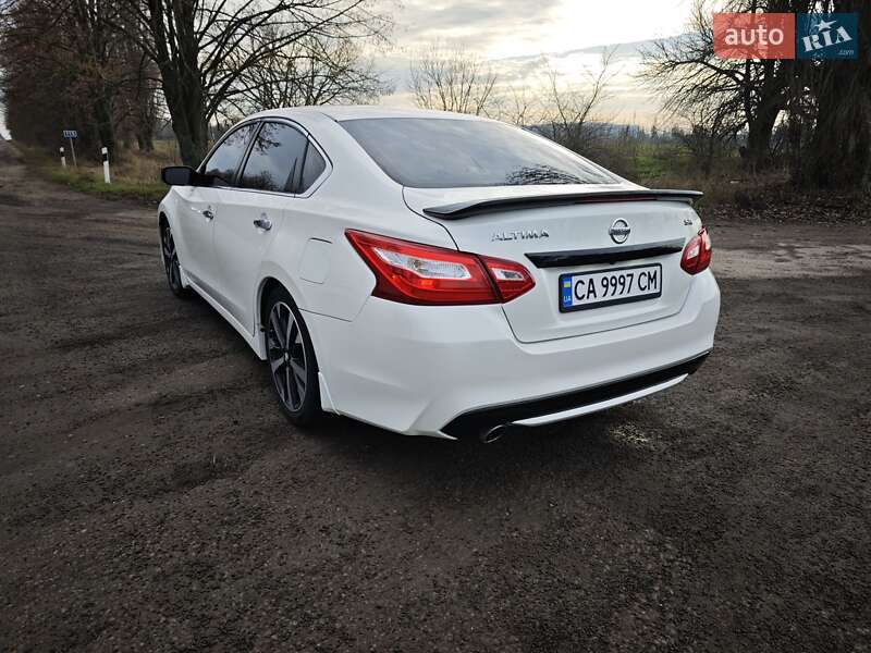 Седан Nissan Altima 2017 в Белой Церкви