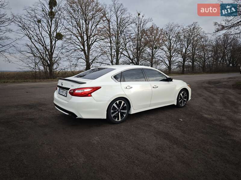 Седан Nissan Altima 2017 в Белой Церкви