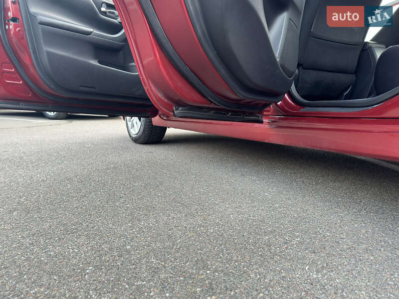 Седан Nissan Altima 2015 в Киеве