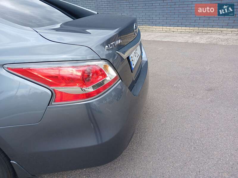 Седан Nissan Altima 2015 в Харкові