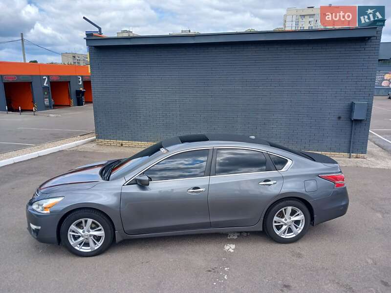Седан Nissan Altima 2015 в Харкові
