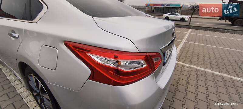 Седан Nissan Altima 2016 в Києві