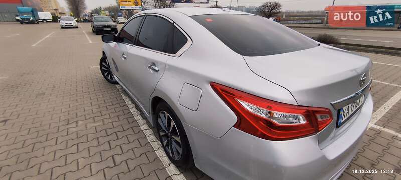 Седан Nissan Altima 2016 в Києві