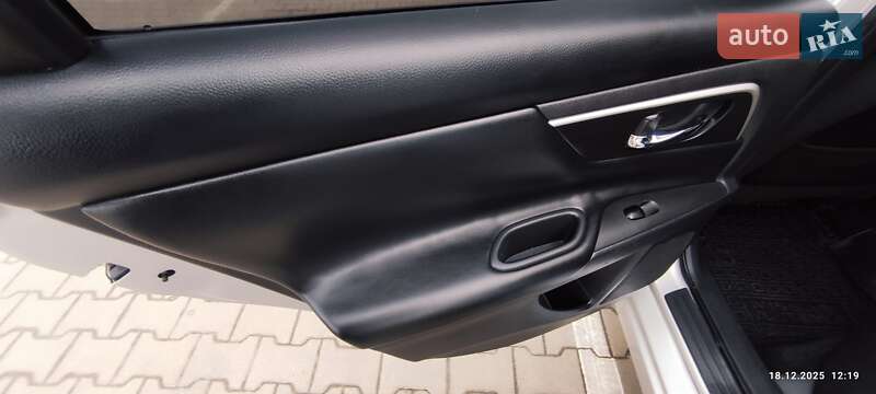 Седан Nissan Altima 2016 в Києві