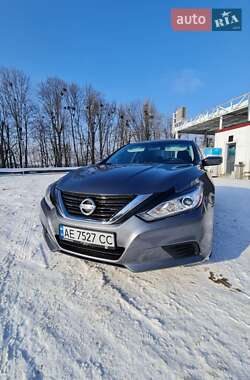 Седан Nissan Altima 2016 в Вінниці