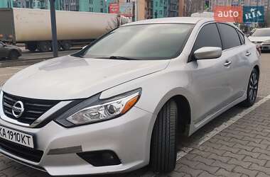 Седан Nissan Altima 2016 в Києві