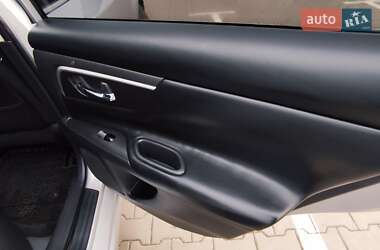 Седан Nissan Altima 2016 в Киеве