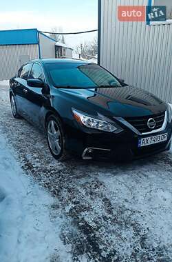 Седан Nissan Altima 2016 в Лозовой