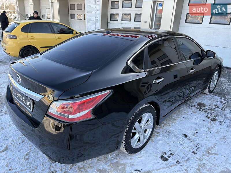 Седан Nissan Altima 2015 в Миколаєві