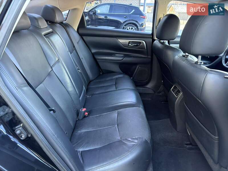 Седан Nissan Altima 2015 в Миколаєві