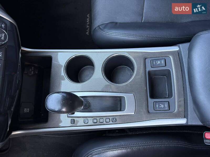 Седан Nissan Altima 2015 в Миколаєві