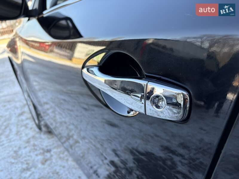 Седан Nissan Altima 2015 в Миколаєві