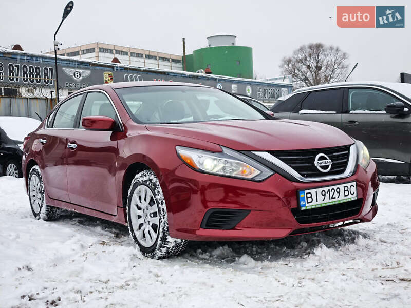 Седан Nissan Altima 2015 в Киеве фото 3 Седан Nissan Altima 2015 в Киеве