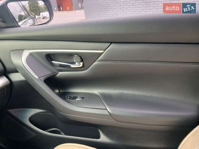 Седан Nissan Altima 2015 в Харькове