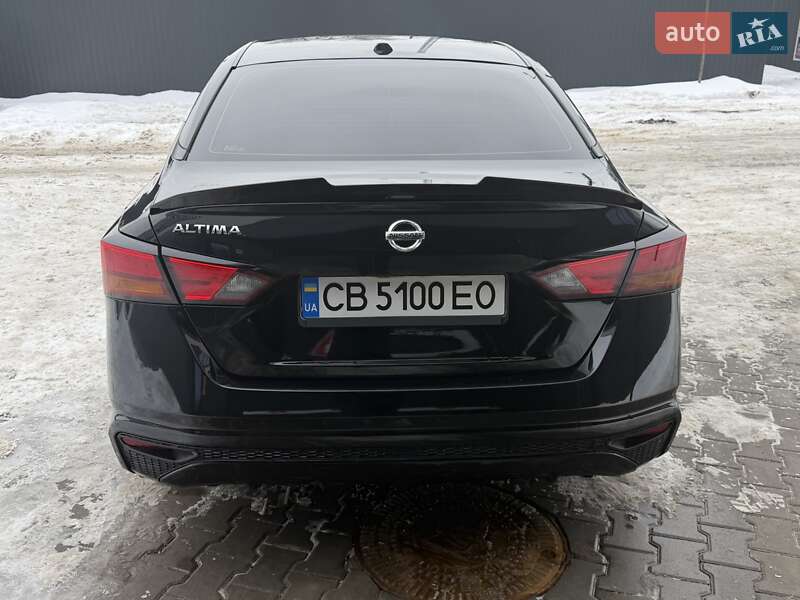 Седан Nissan Altima 2018 в Киеве