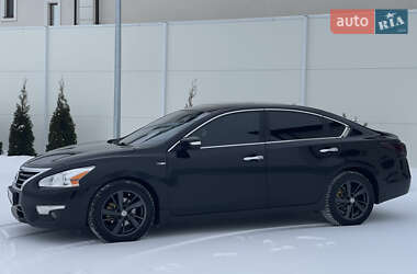 Седан Nissan Altima 2012 в Гайсине