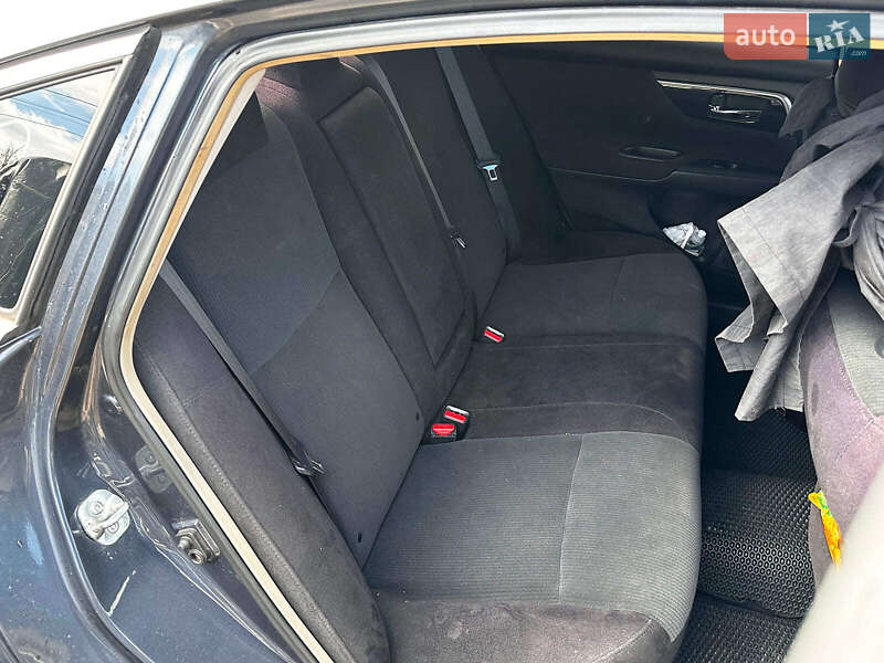 Седан Nissan Altima 2013 в Виннице