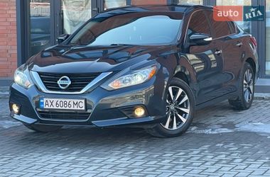 Седан Nissan Altima 2016 в Кременчуці