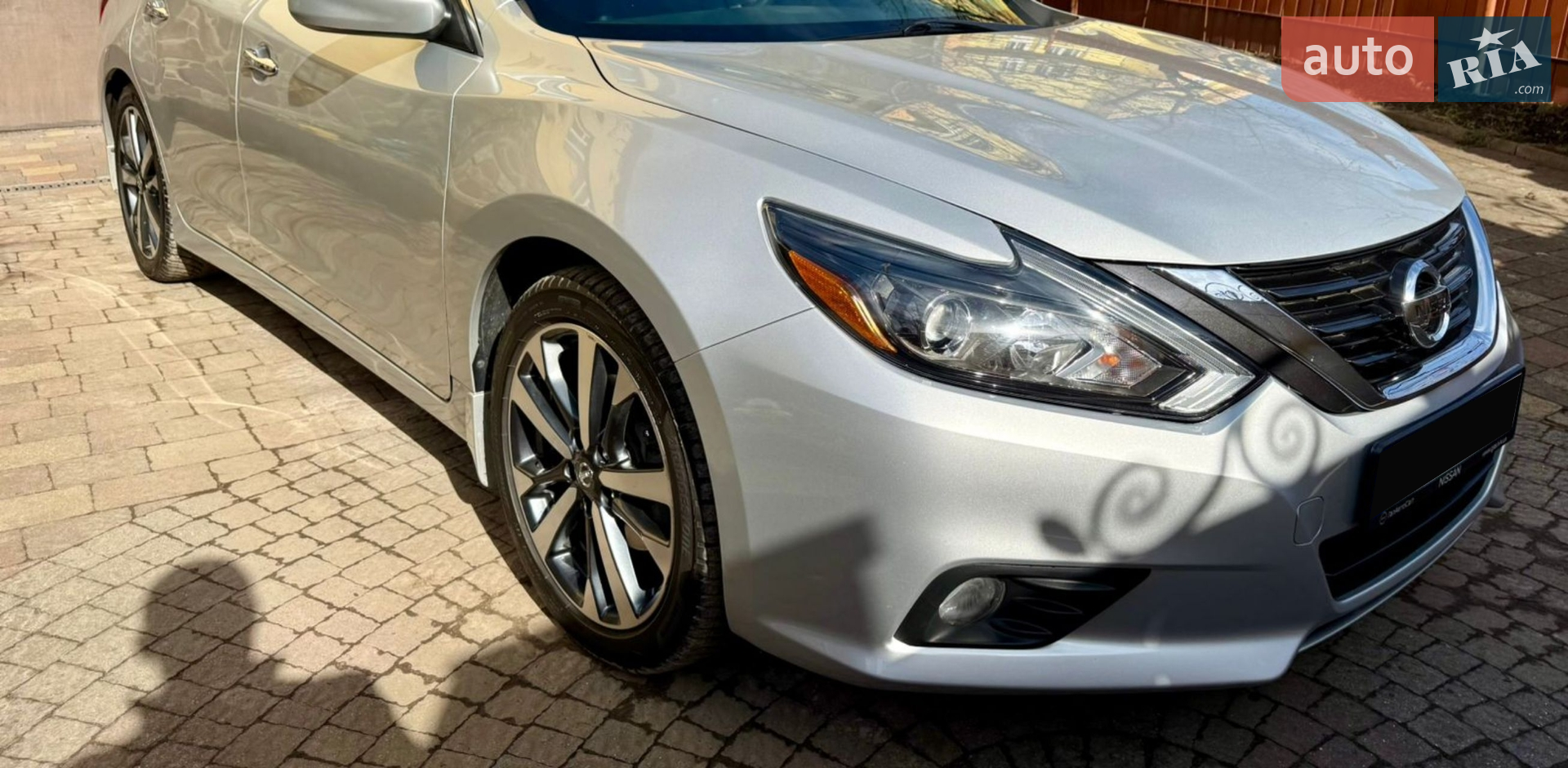 2017 Nissan Altima - мініатюра 2