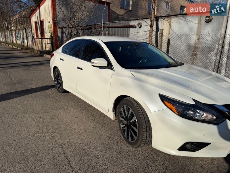 Седан Nissan Altima 2017 в Одессе