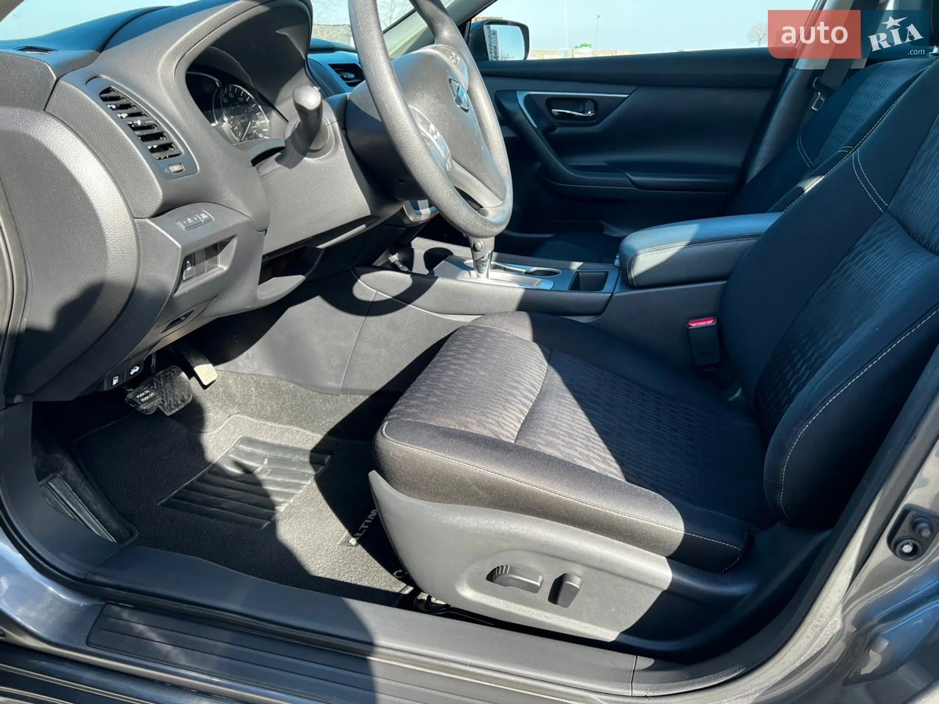 2017 Nissan Altima - мініатюра 14