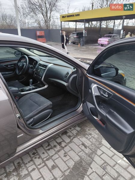 Седан Nissan Altima 2015 в Дніпрі