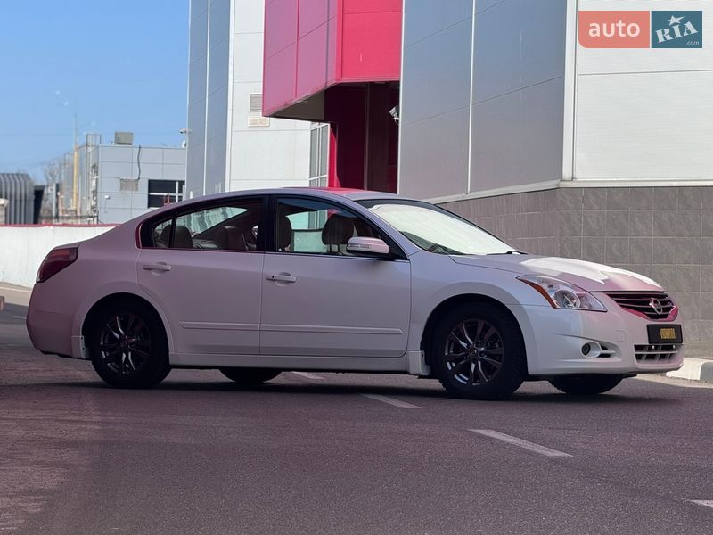 Седан Nissan Altima 2011 в Києві фото 10 Седан Nissan Altima 2011 в Києві