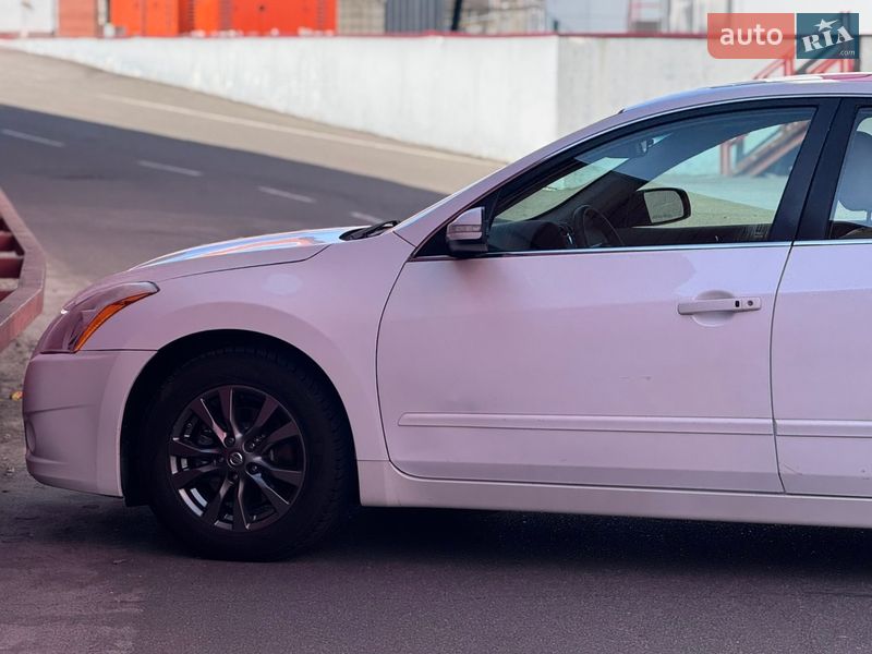 Седан Nissan Altima 2011 в Києві фото 15 Седан Nissan Altima 2011 в Києві