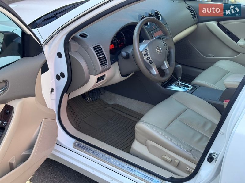 Седан Nissan Altima 2011 в Києві фото 30 Седан Nissan Altima 2011 в Києві