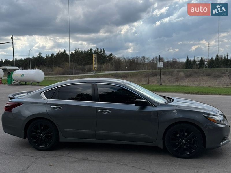 Седан Nissan Altima 2018 в Кобеляках