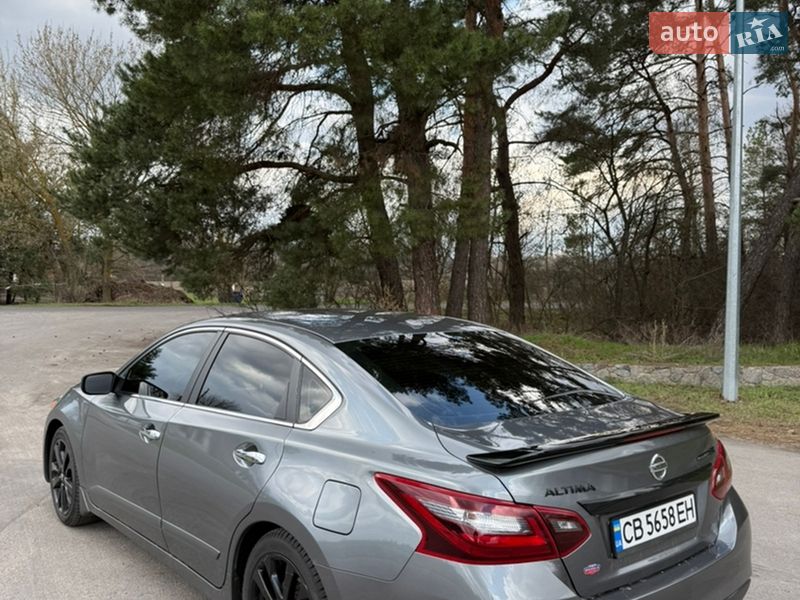 Седан Nissan Altima 2018 в Кобеляках