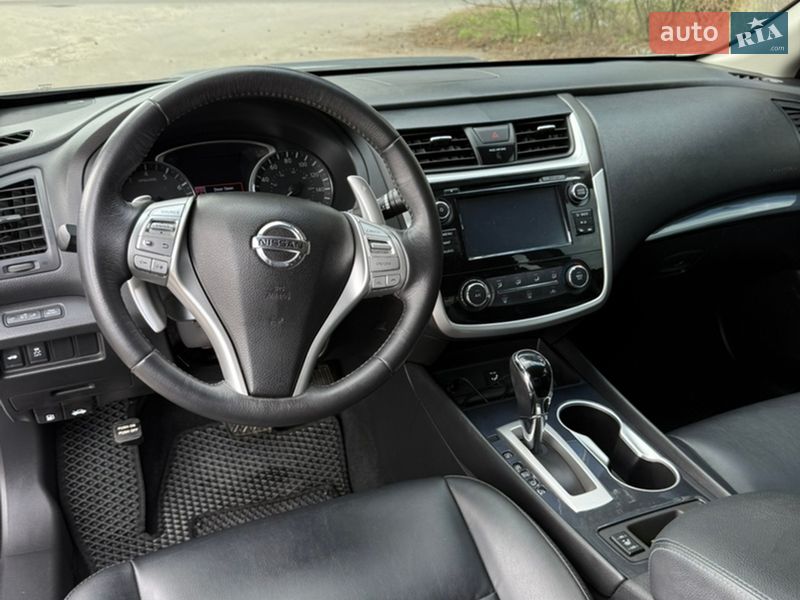 Седан Nissan Altima 2018 в Кобеляках