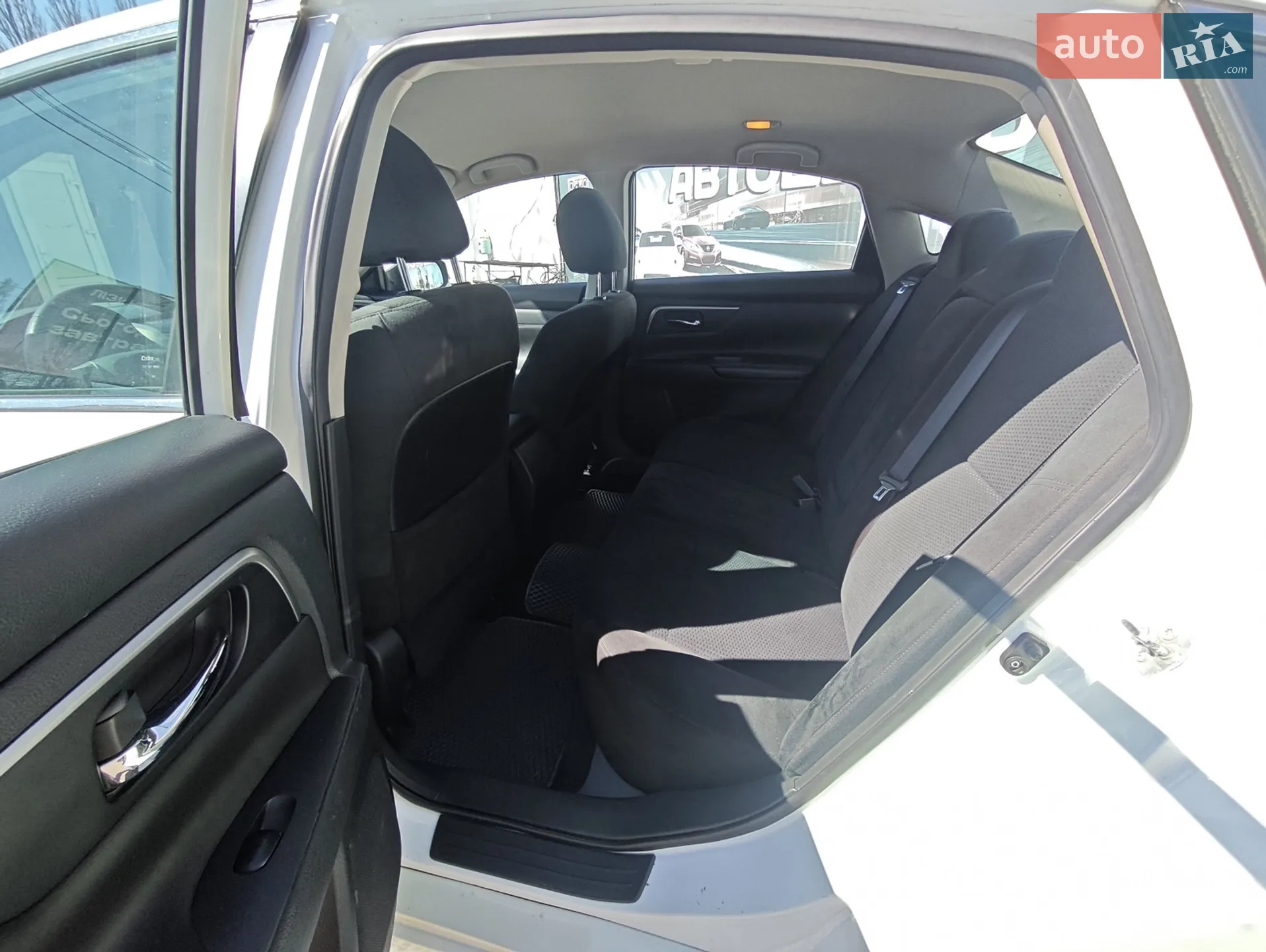 2015 Nissan Altima - мініатюра 13