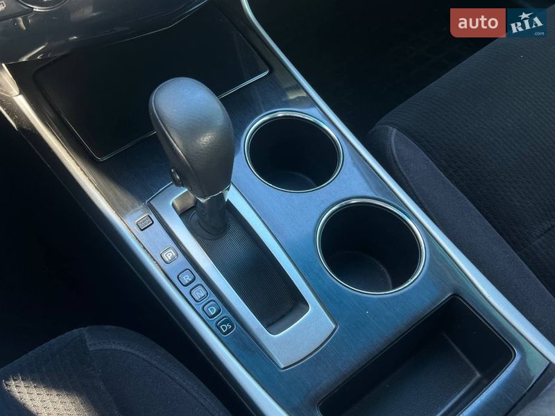 Седан Nissan Altima 2012 в Києві