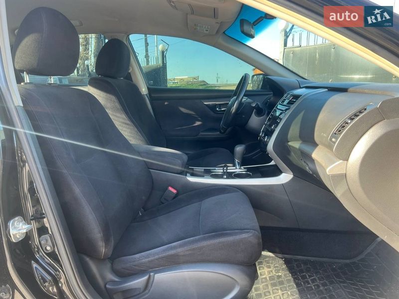 Седан Nissan Altima 2012 в Києві