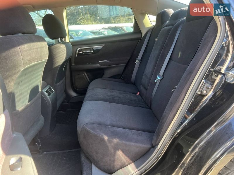 Седан Nissan Altima 2012 в Києві