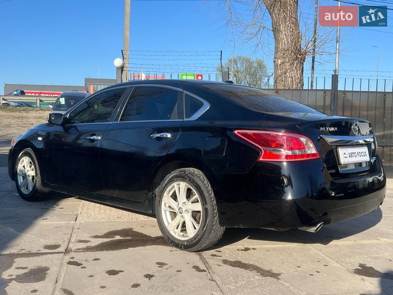 Седан Nissan Altima 2012 в Києві