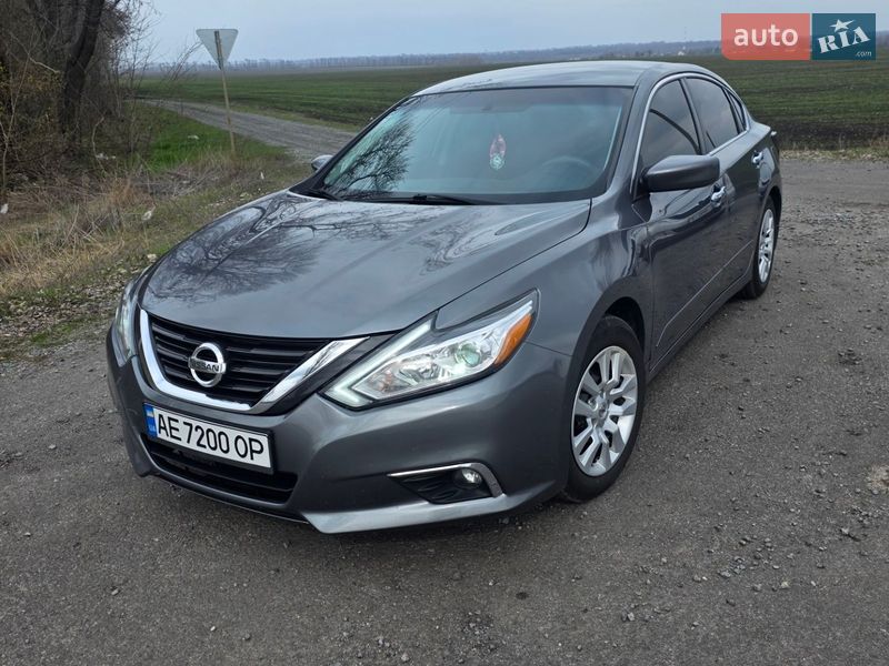 Седан Nissan Altima 2016 в Дніпрі