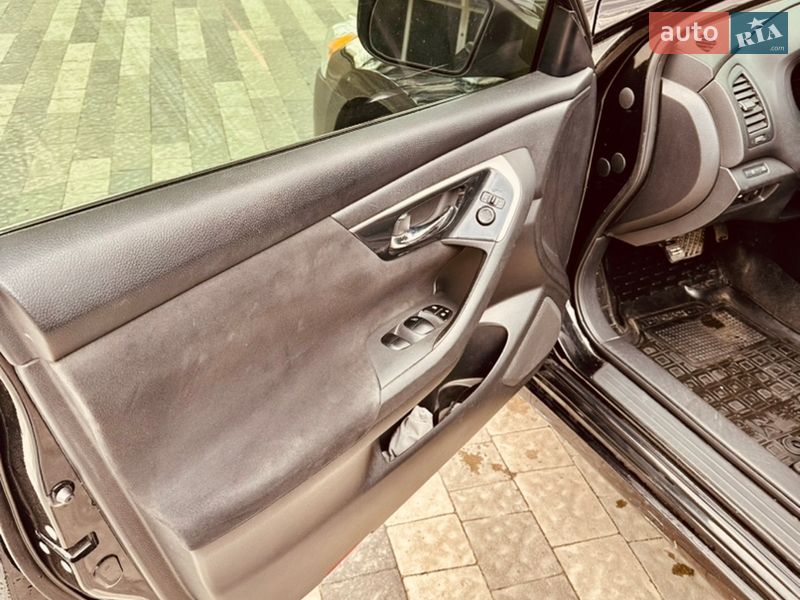 Седан Nissan Altima 2014 в Киеве фото 10 Седан Nissan Altima 2014 в Киеве