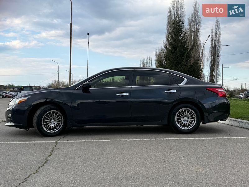 Седан Nissan Altima 2017 в Кременчуге