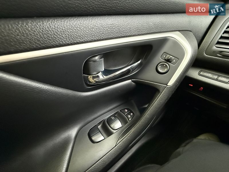 Седан Nissan Altima 2017 в Кременчуге