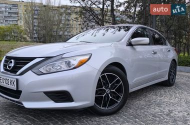 Седан Nissan Altima 2016 в Дніпрі