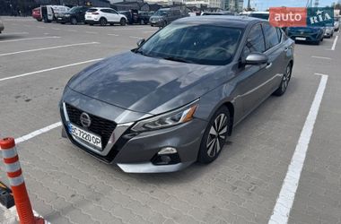 Седан Nissan Altima 2018 в Львове
