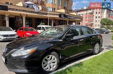 Седан Nissan Altima 2017 в Києві