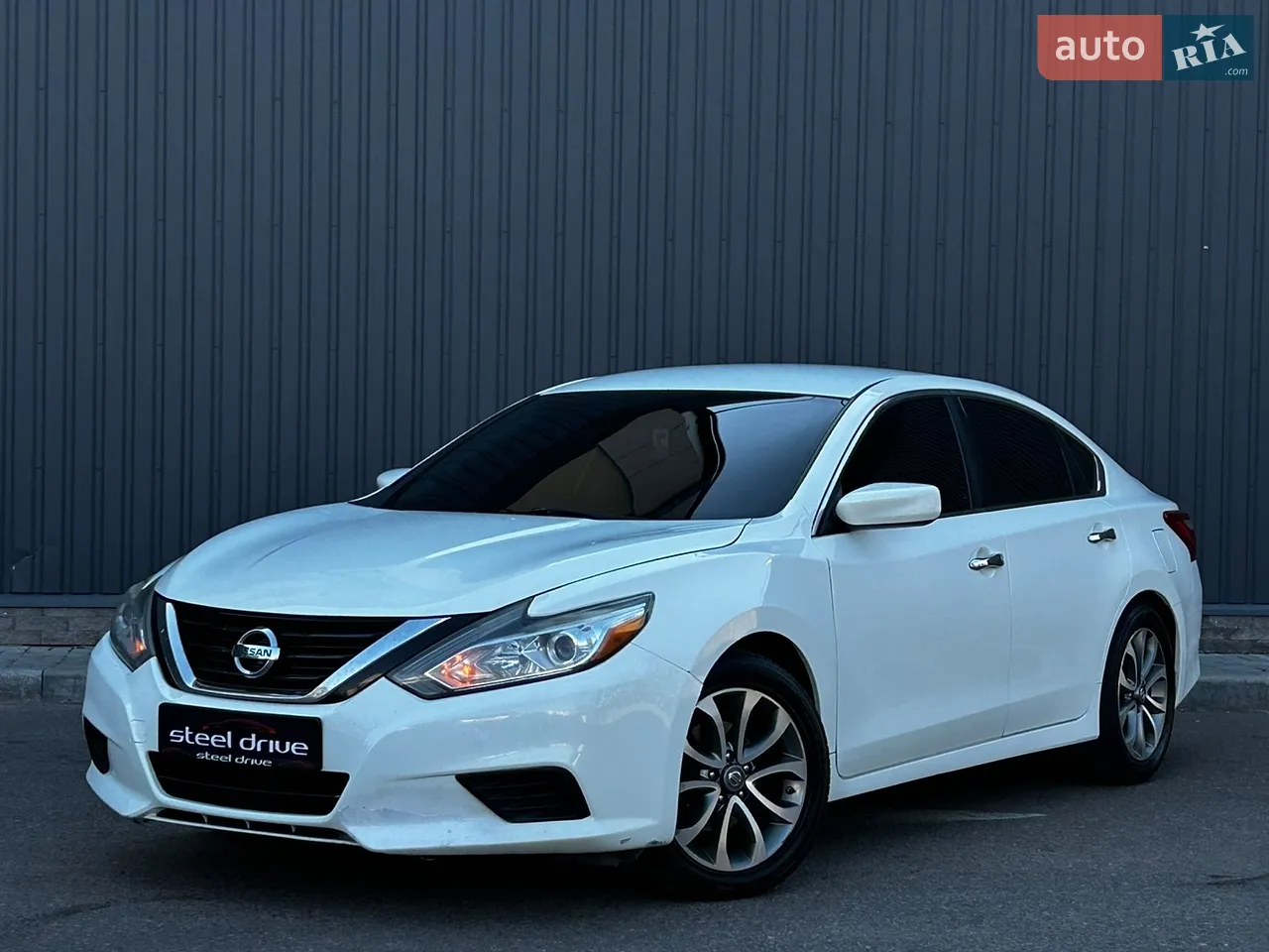 2015 Nissan Altima - мініатюра 15