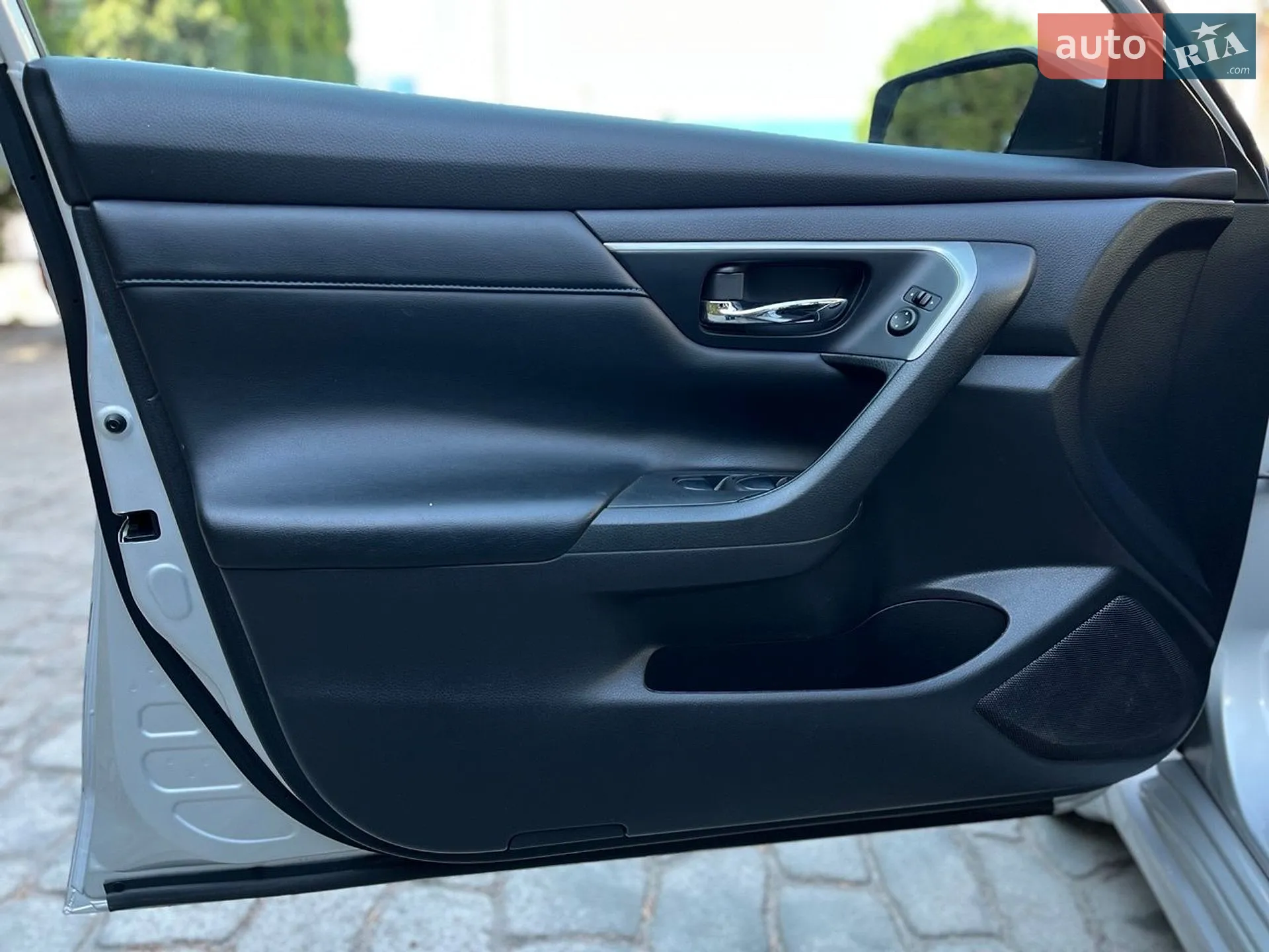 2016 Nissan Altima - мініатюра 13