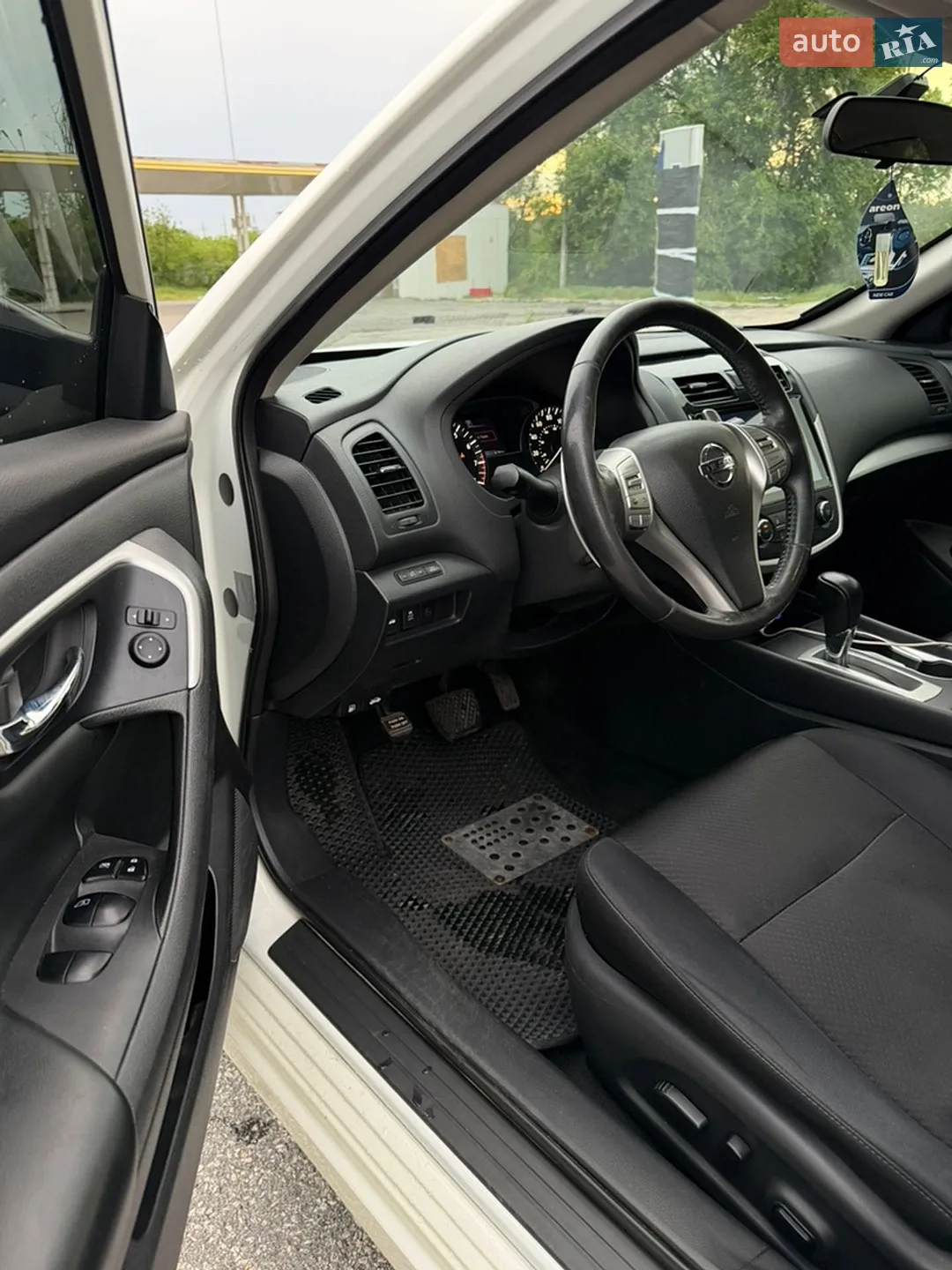 2017 Nissan Altima - мініатюра 8