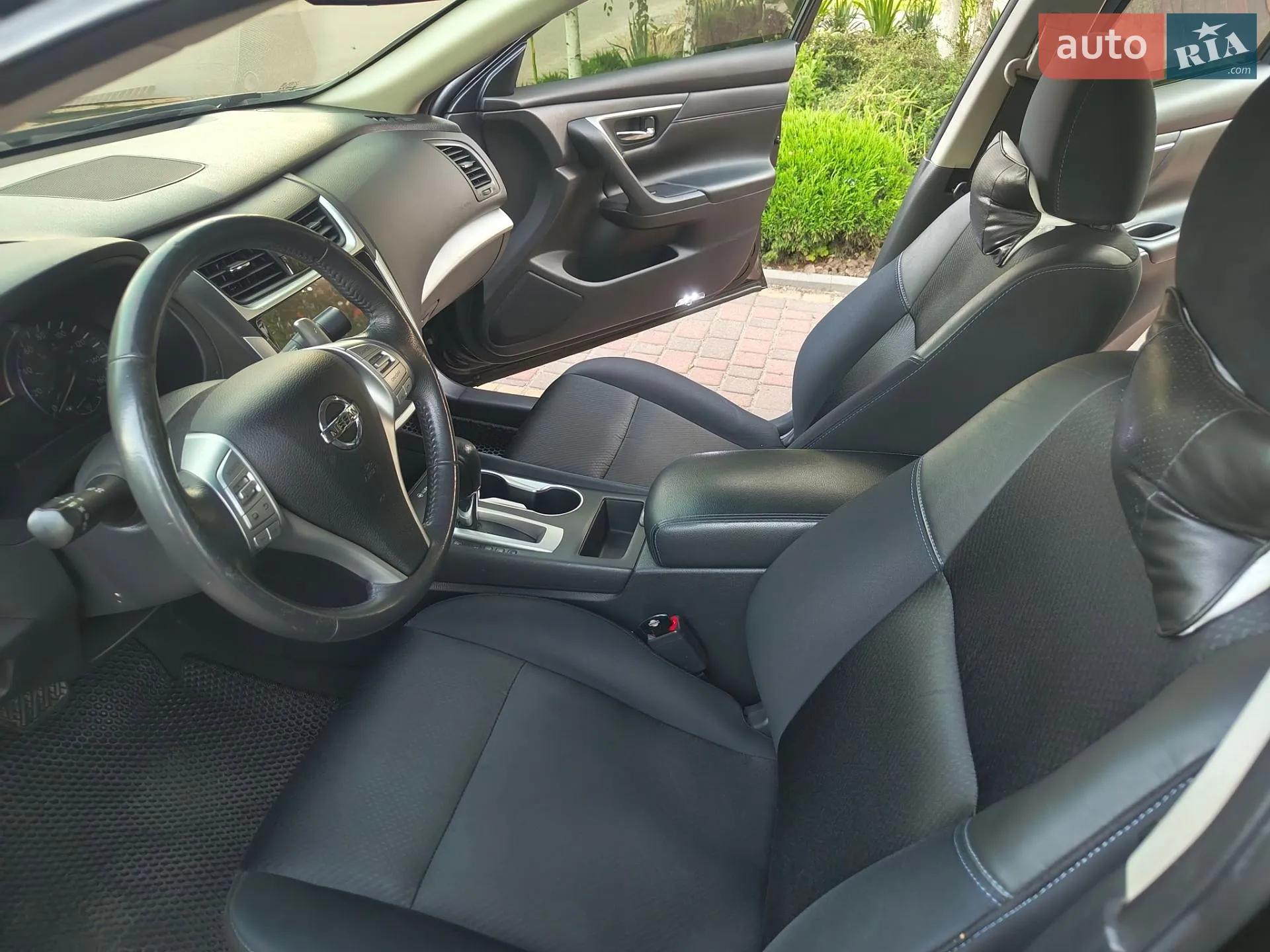 2017 Nissan Altima - мініатюра 16
