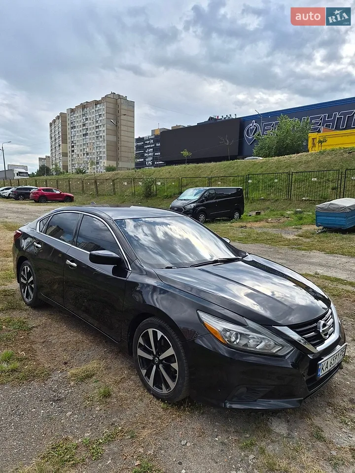 2017 Nissan Altima - мініатюра 17